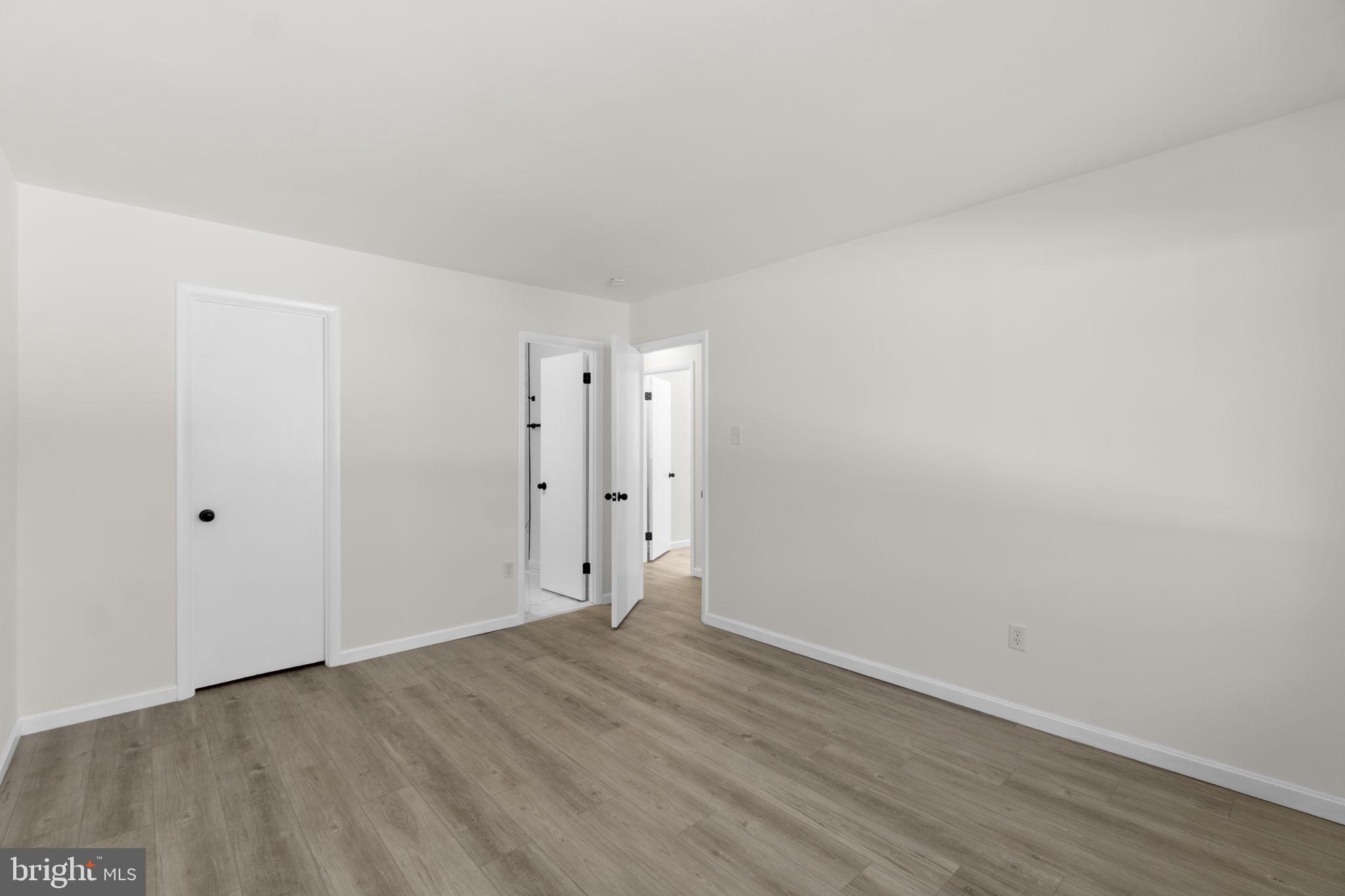 VILLAGE OF OAKLAND MILLS - Residential