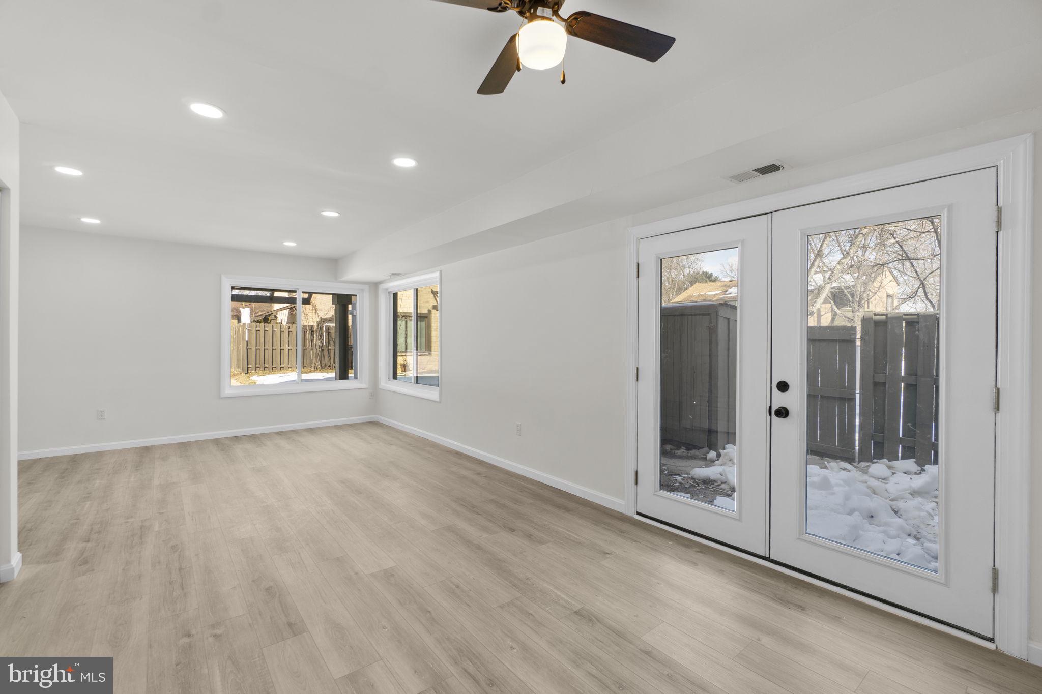 VILLAGE OF OAKLAND MILLS - Residential