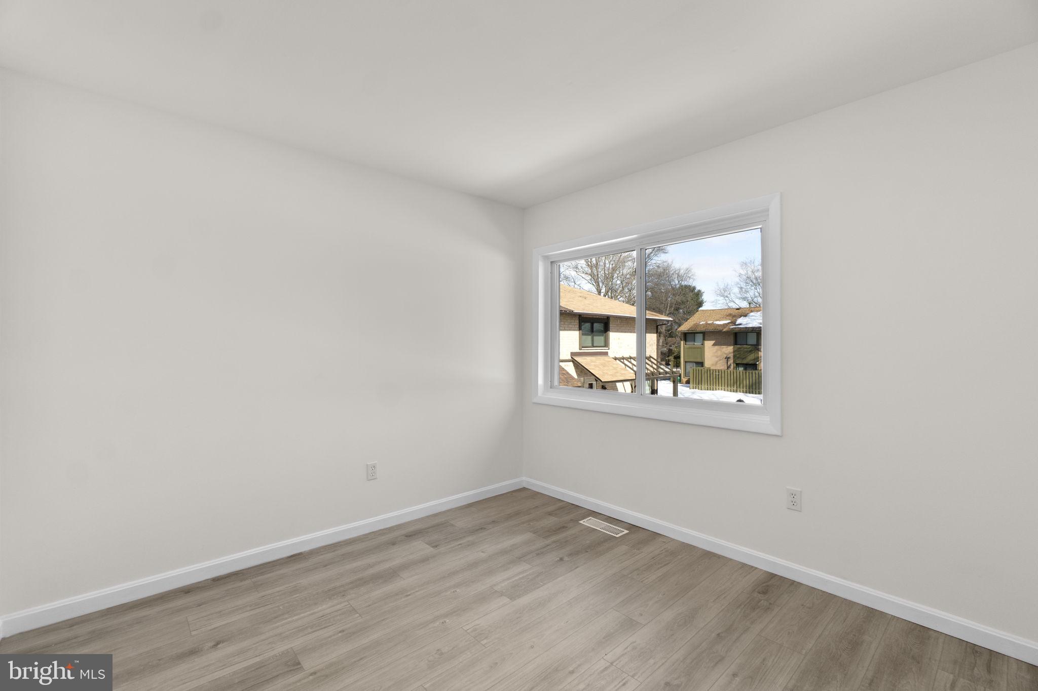 VILLAGE OF OAKLAND MILLS - Residential