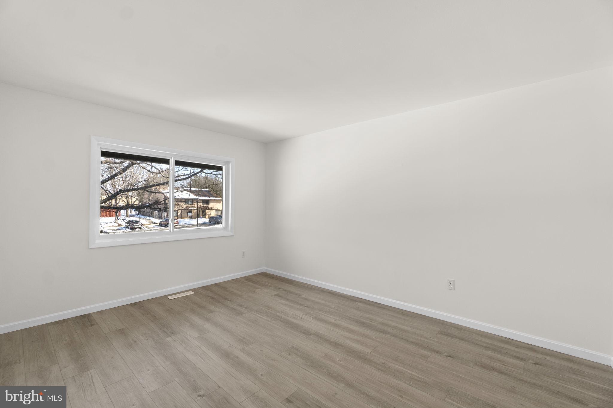 VILLAGE OF OAKLAND MILLS - Residential