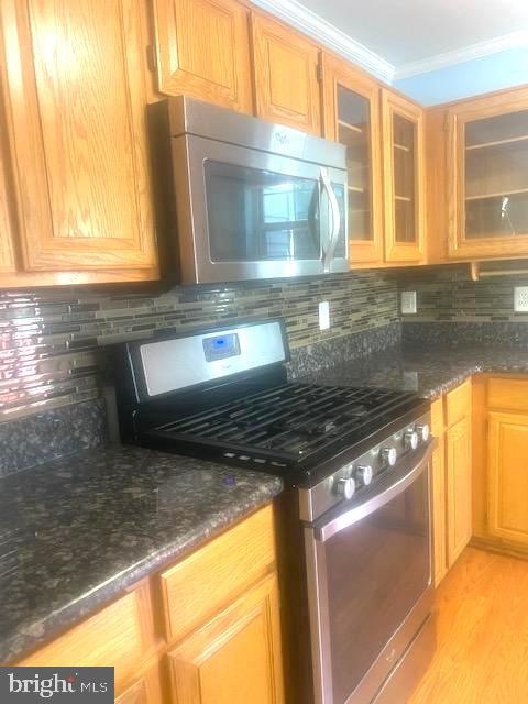 RIDGEFIELD VILLAGE - Residential Lease