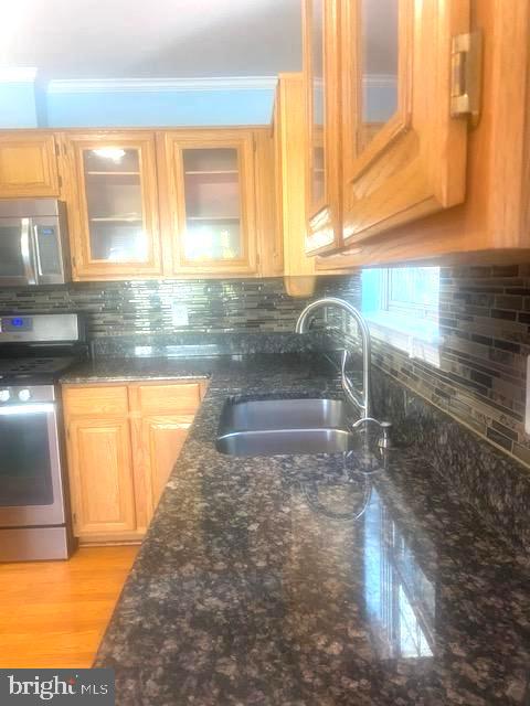 RIDGEFIELD VILLAGE - Residential Lease