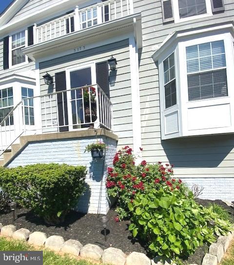 RIDGEFIELD VILLAGE - Residential Lease