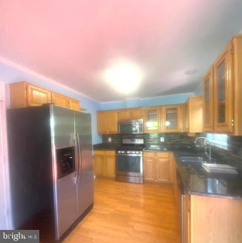 RIDGEFIELD VILLAGE - Residential Lease