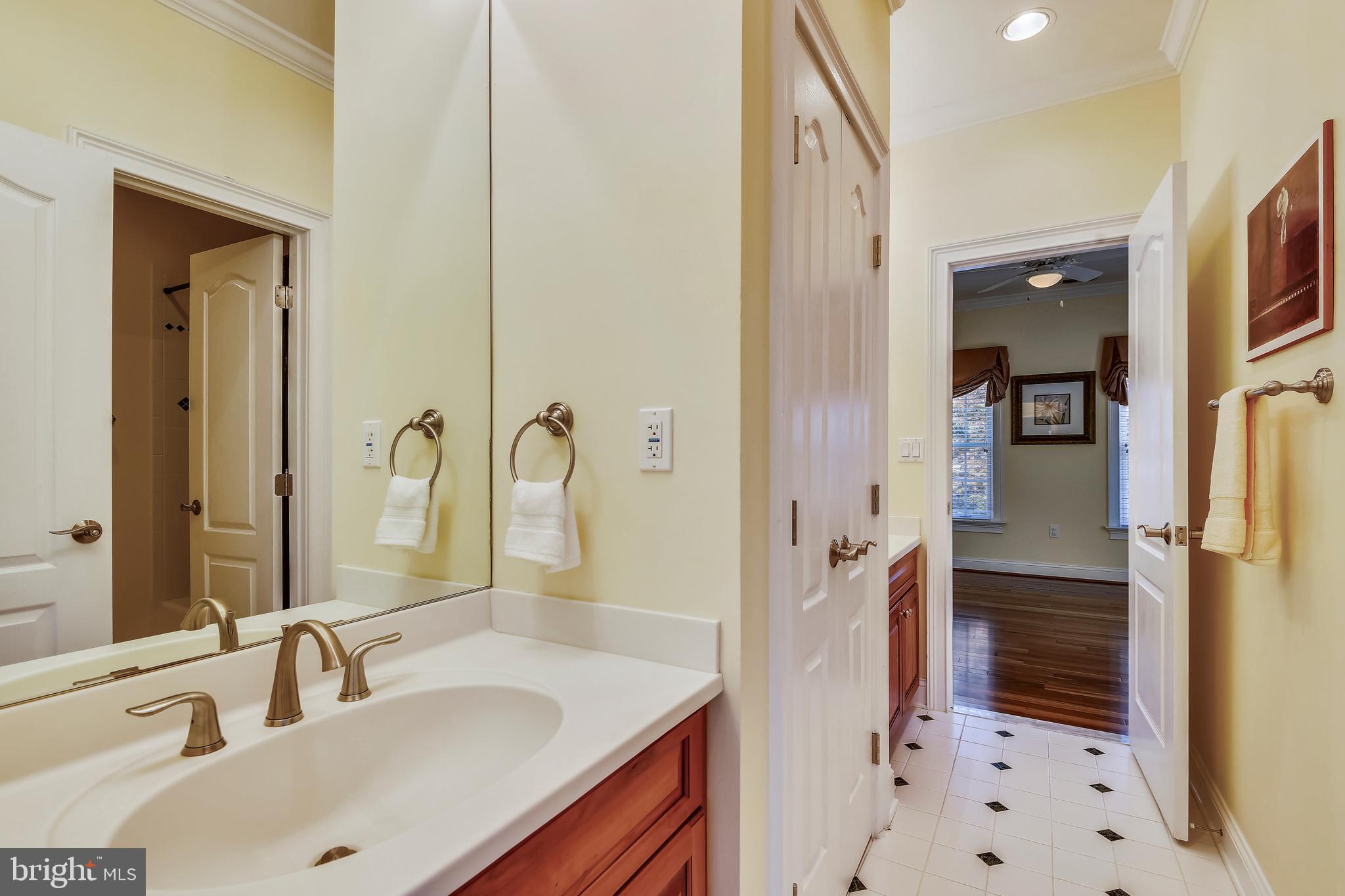 SOUTH RIVER COLONY - Residential