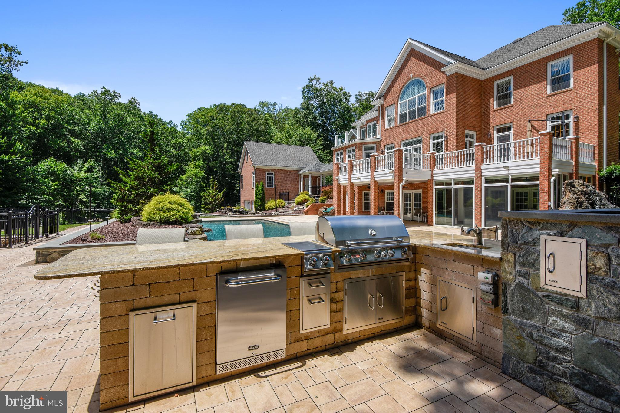 SOUTH RIVER COLONY - Residential