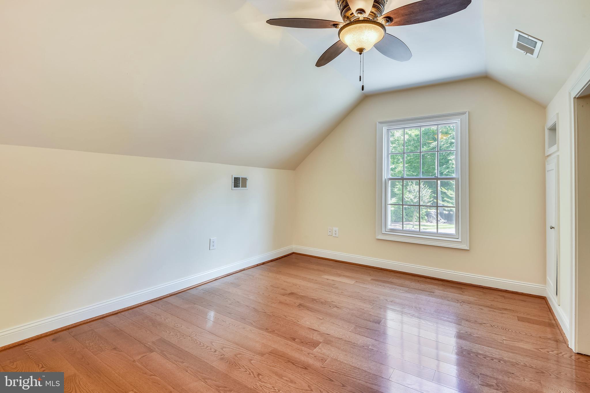 SOUTH RIVER COLONY - Residential