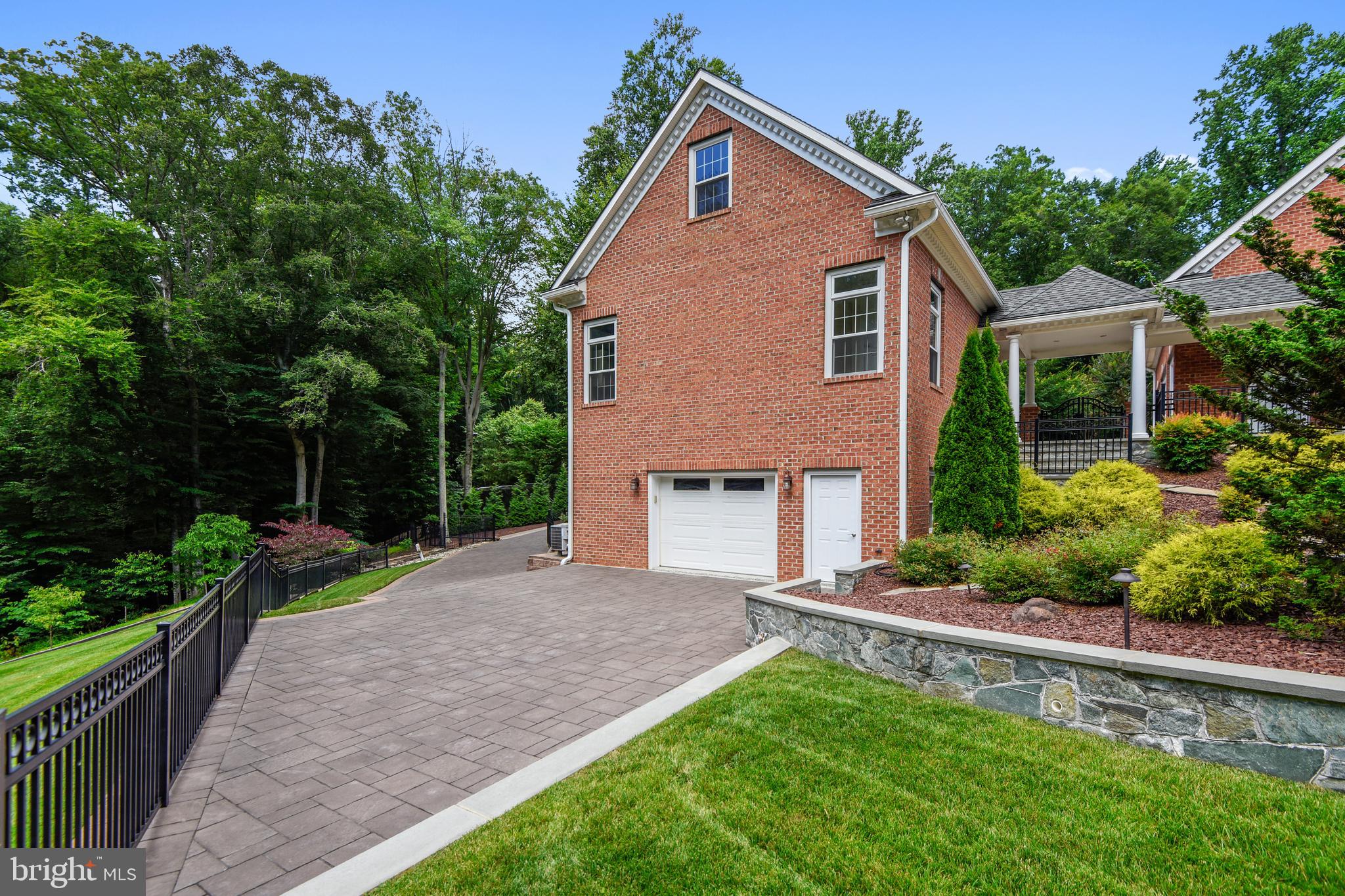 SOUTH RIVER COLONY - Residential