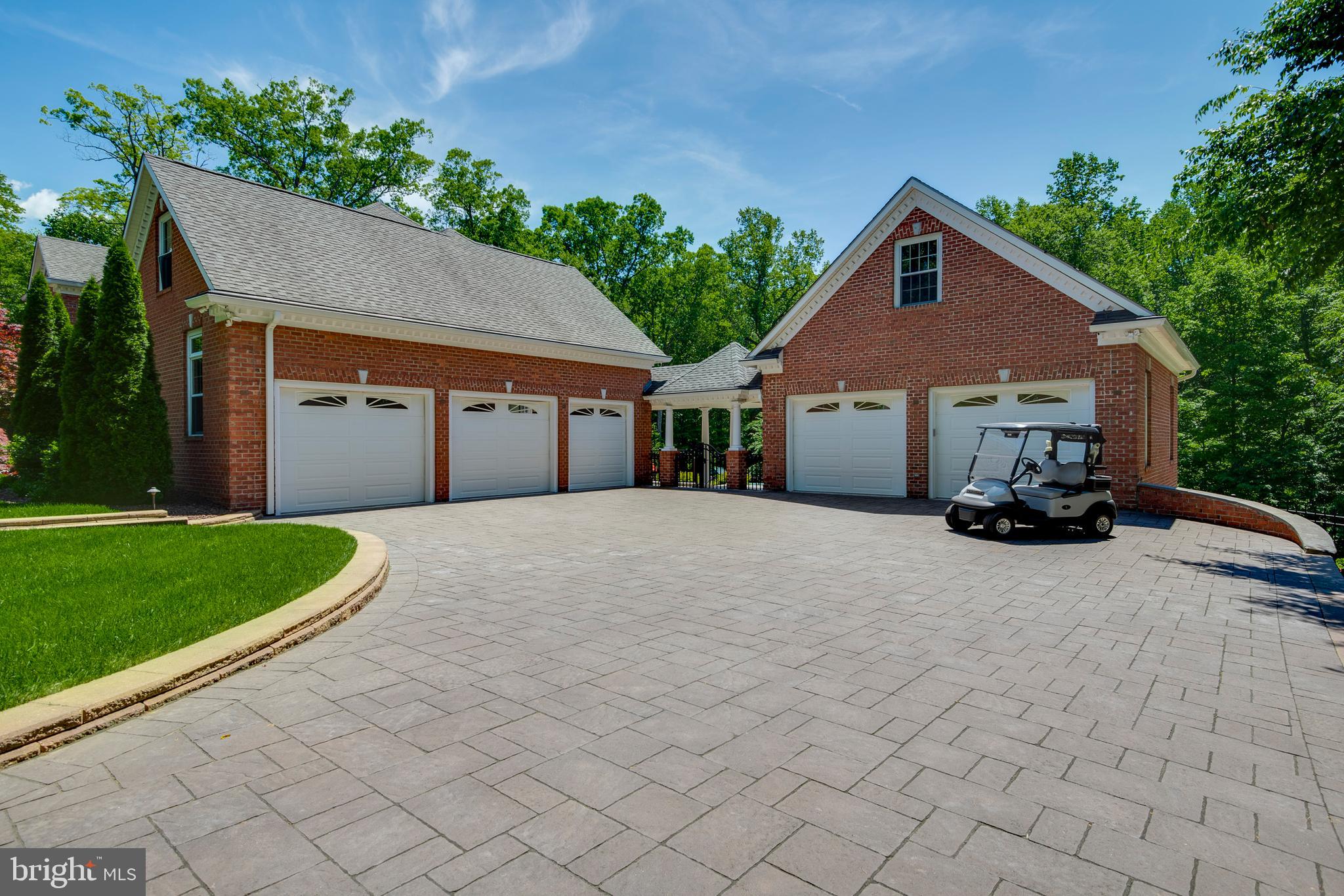 SOUTH RIVER COLONY - Residential