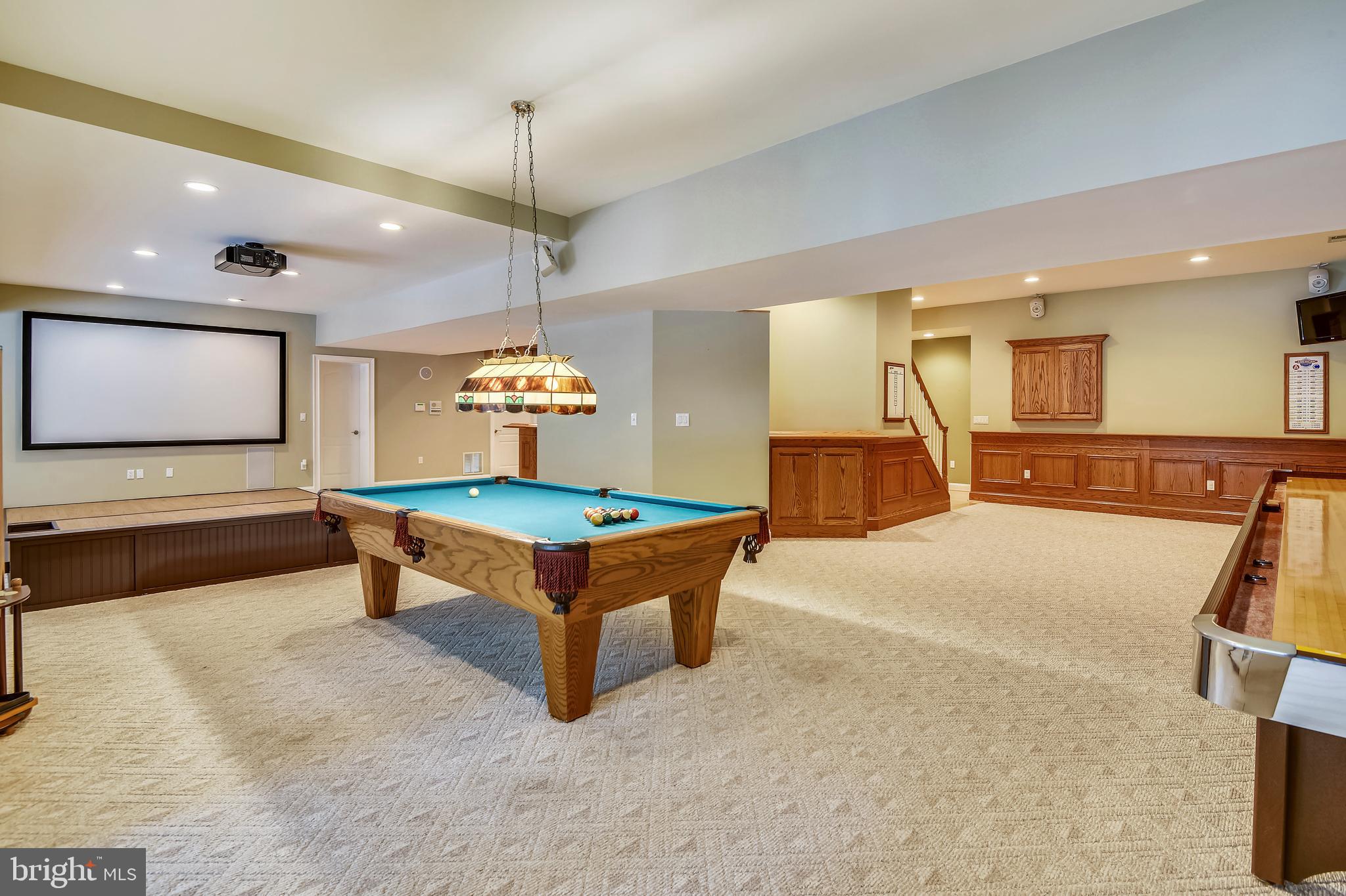 SOUTH RIVER COLONY - Residential