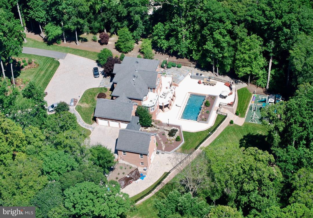 SOUTH RIVER COLONY - Residential