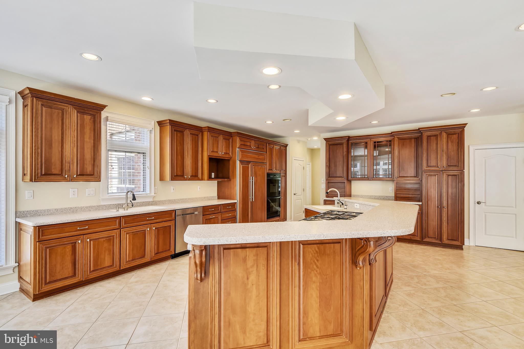 SOUTH RIVER COLONY - Residential