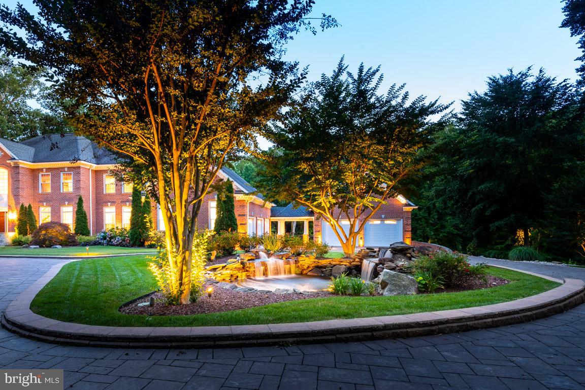 SOUTH RIVER COLONY - Residential