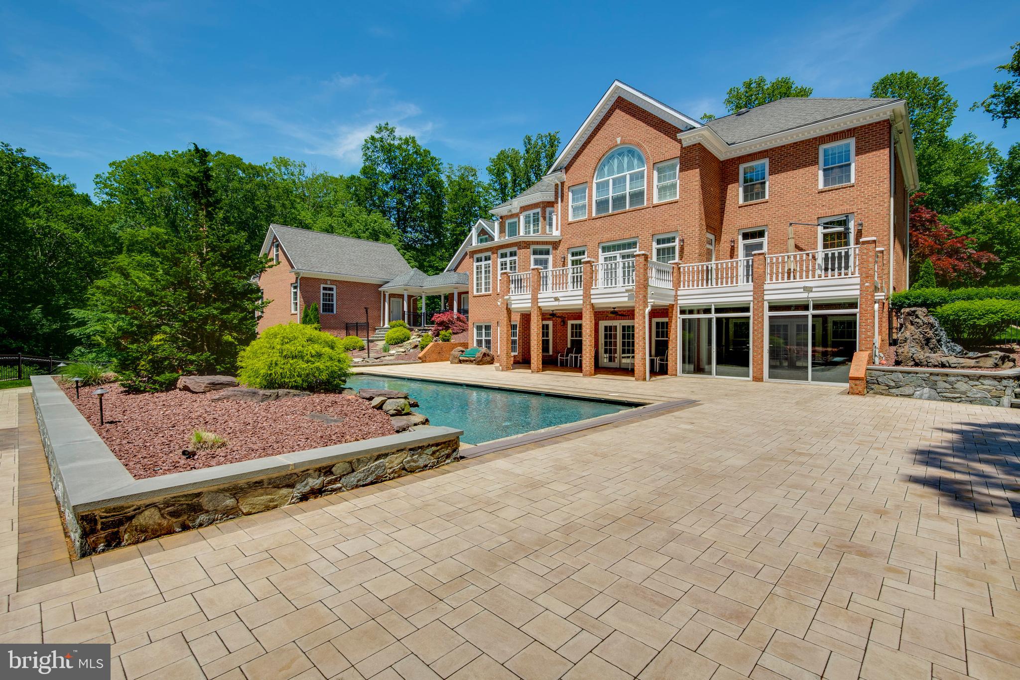 SOUTH RIVER COLONY - Residential