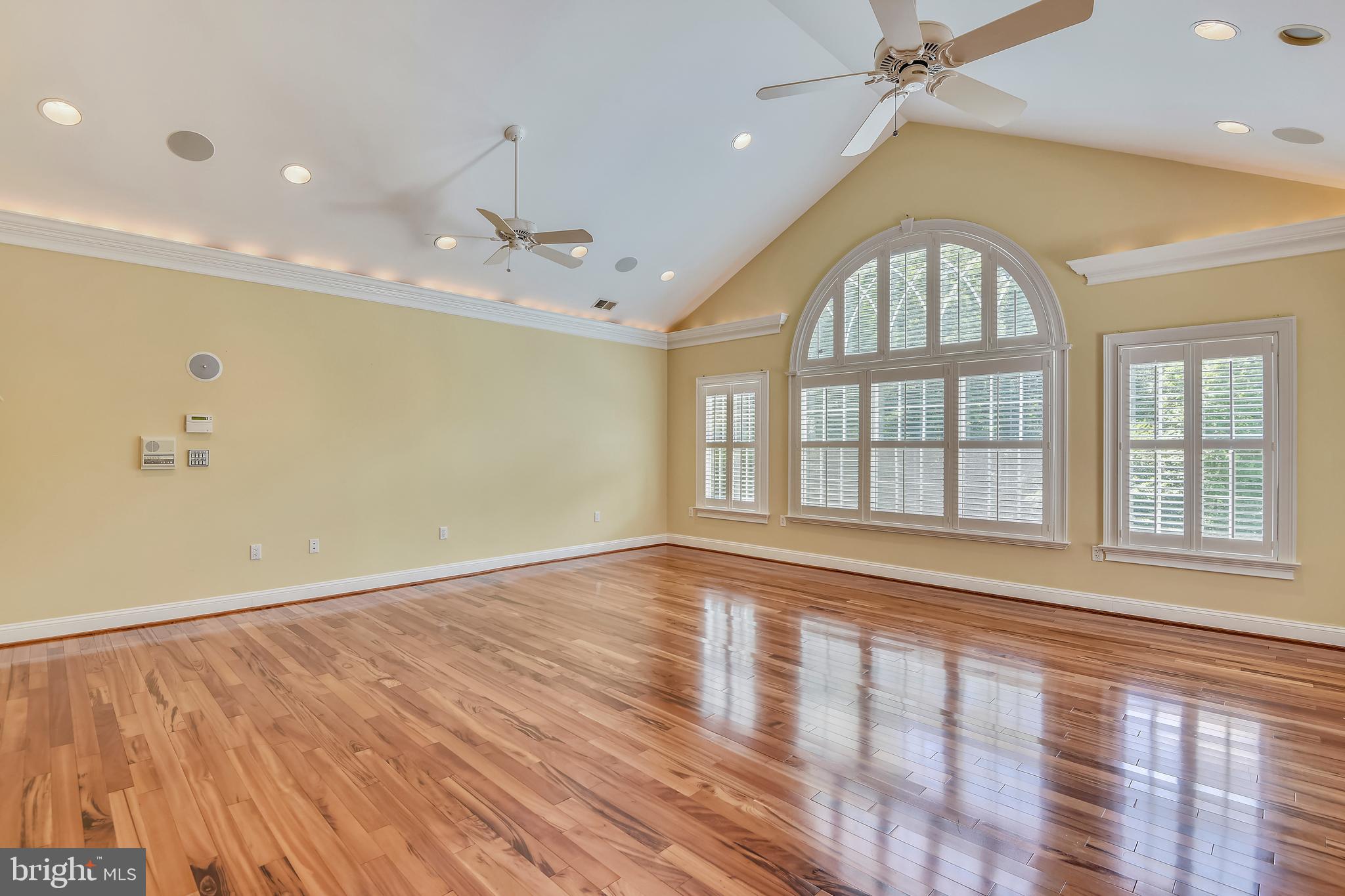 SOUTH RIVER COLONY - Residential