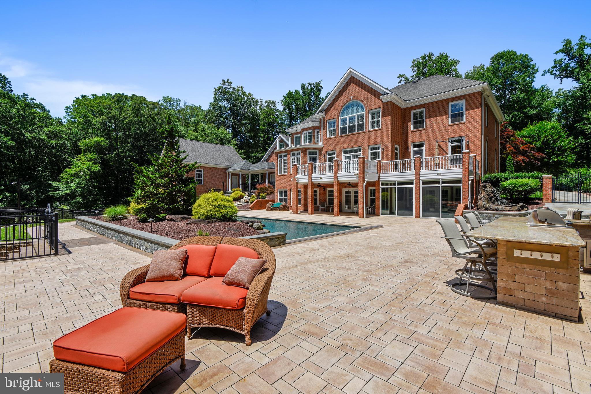 SOUTH RIVER COLONY - Residential