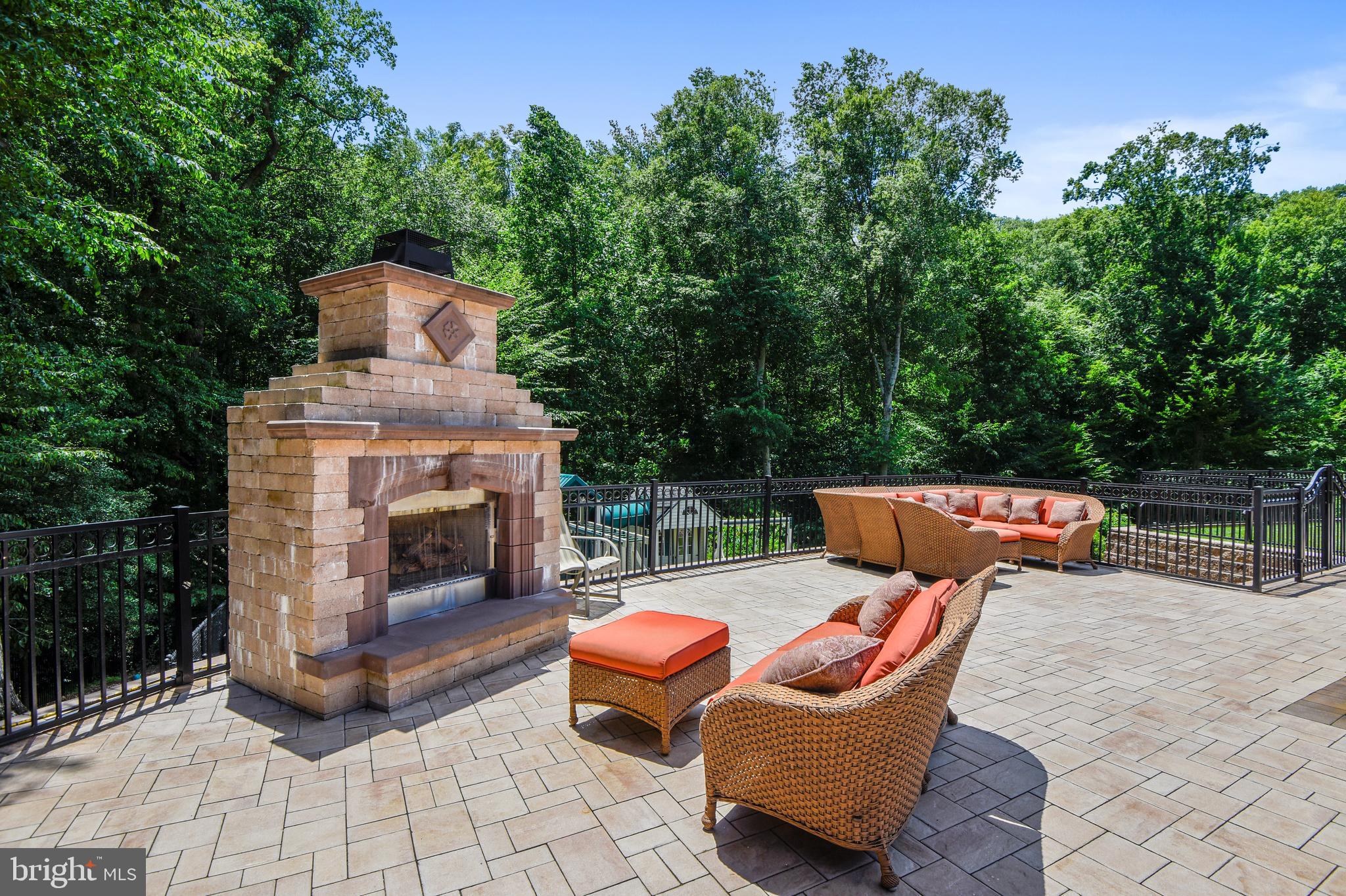 SOUTH RIVER COLONY - Residential