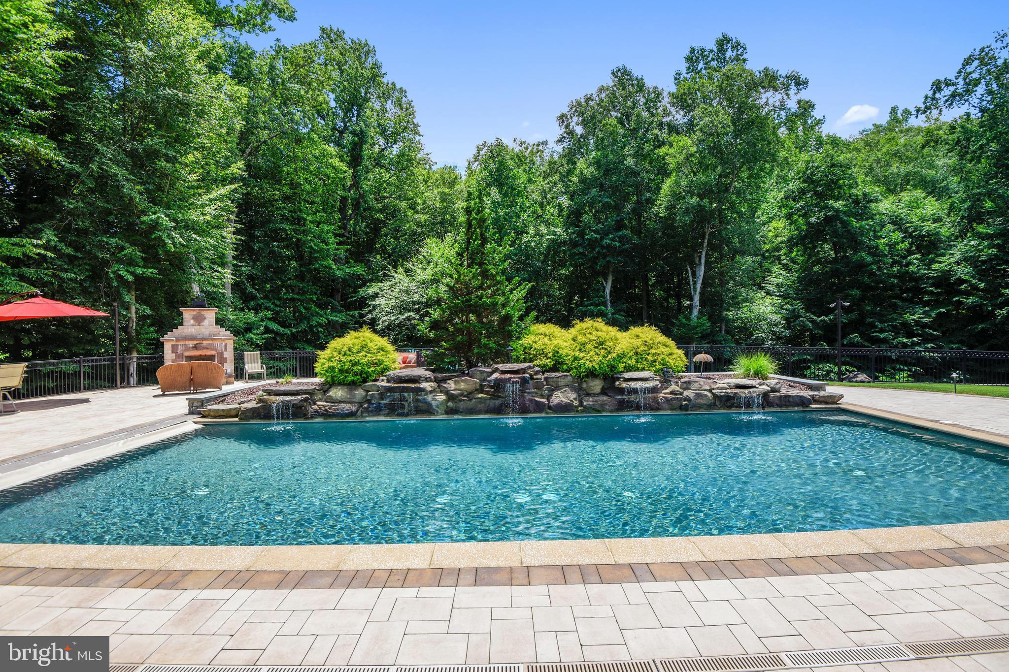 SOUTH RIVER COLONY - Residential