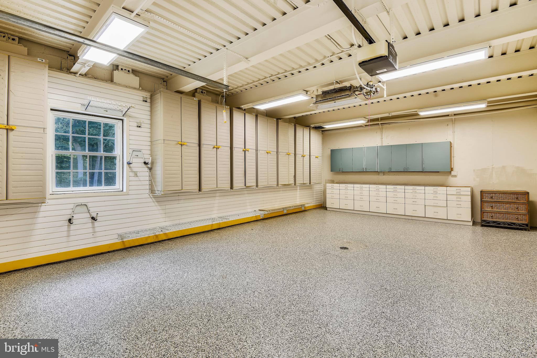 SOUTH RIVER COLONY - Residential