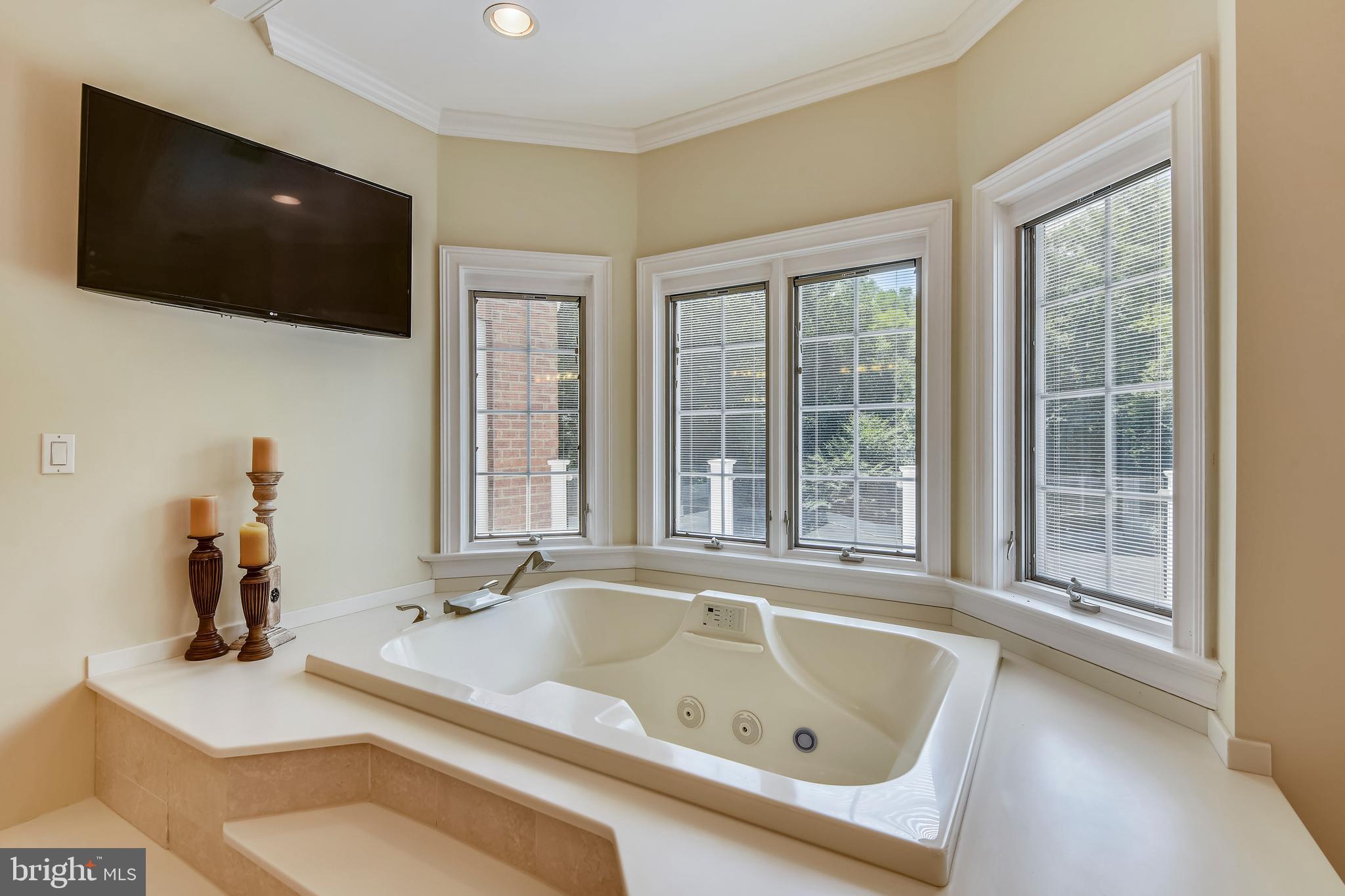 SOUTH RIVER COLONY - Residential