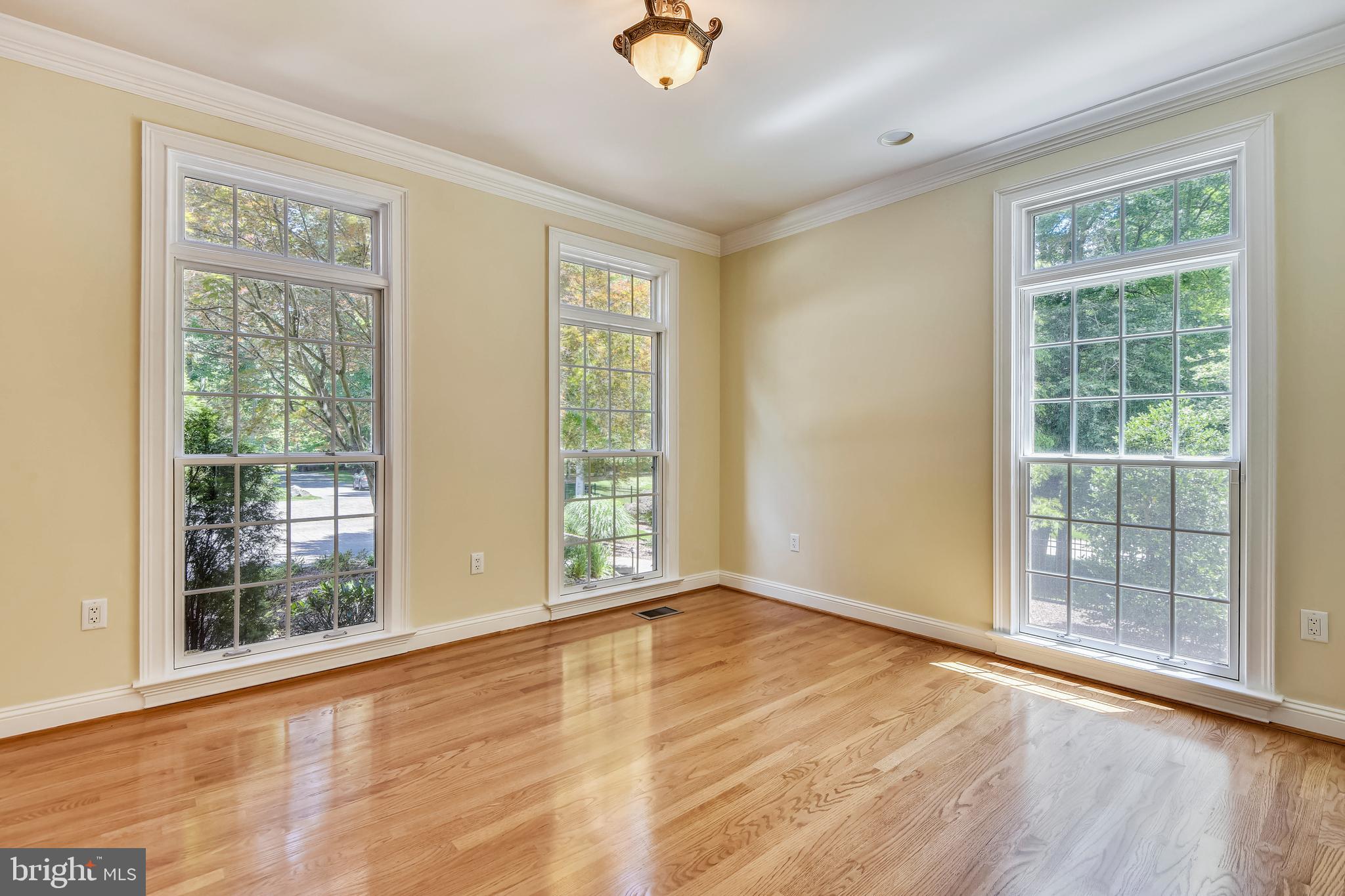 SOUTH RIVER COLONY - Residential