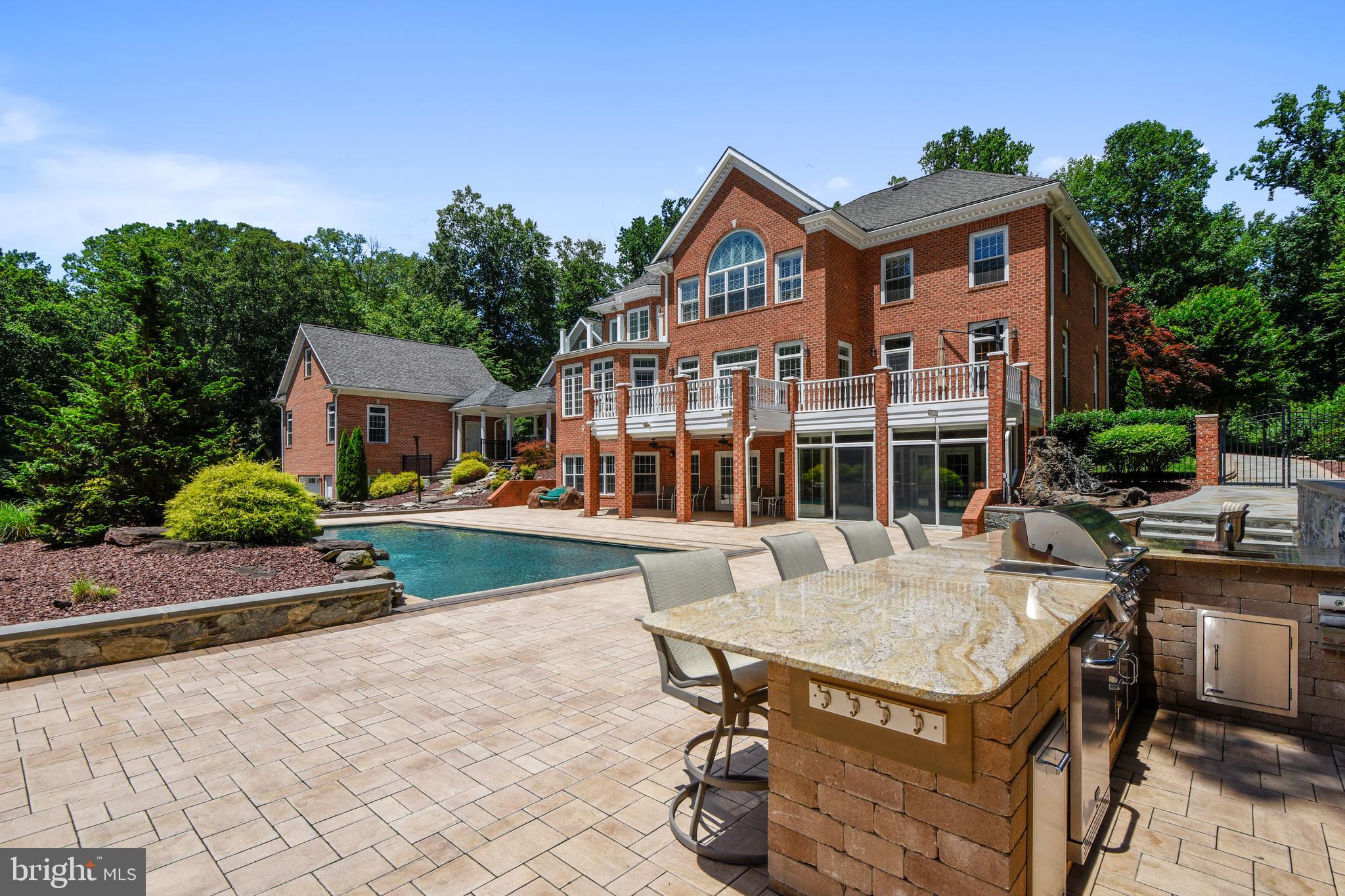 SOUTH RIVER COLONY - Residential