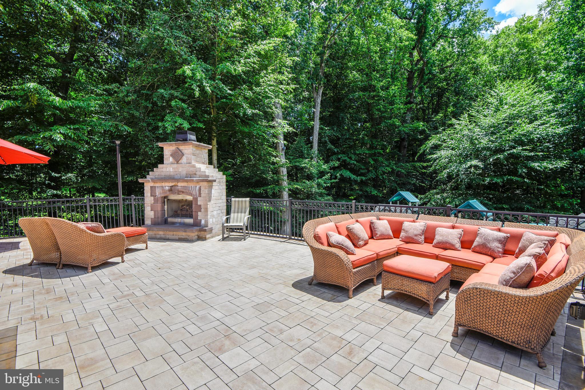 SOUTH RIVER COLONY - Residential