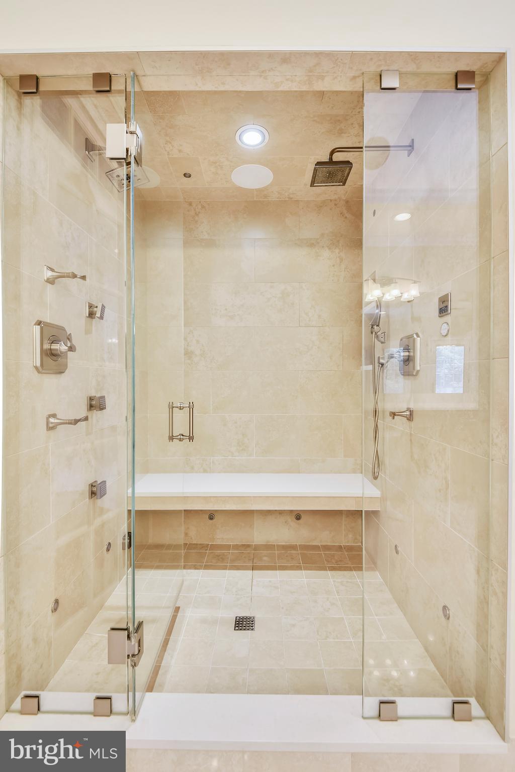 SOUTH RIVER COLONY - Residential