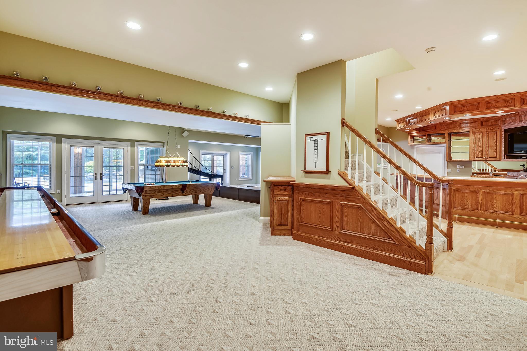 SOUTH RIVER COLONY - Residential