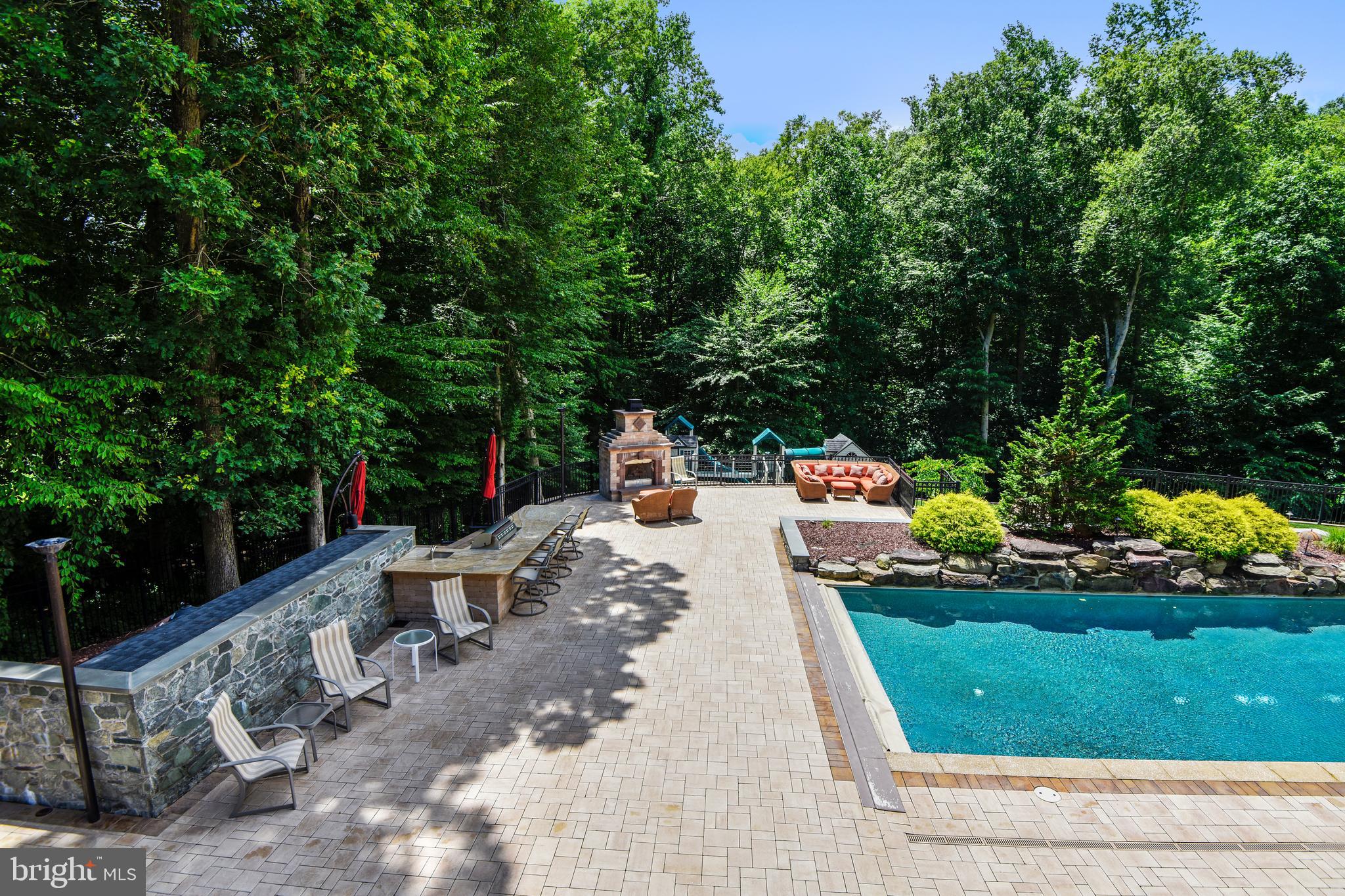 SOUTH RIVER COLONY - Residential