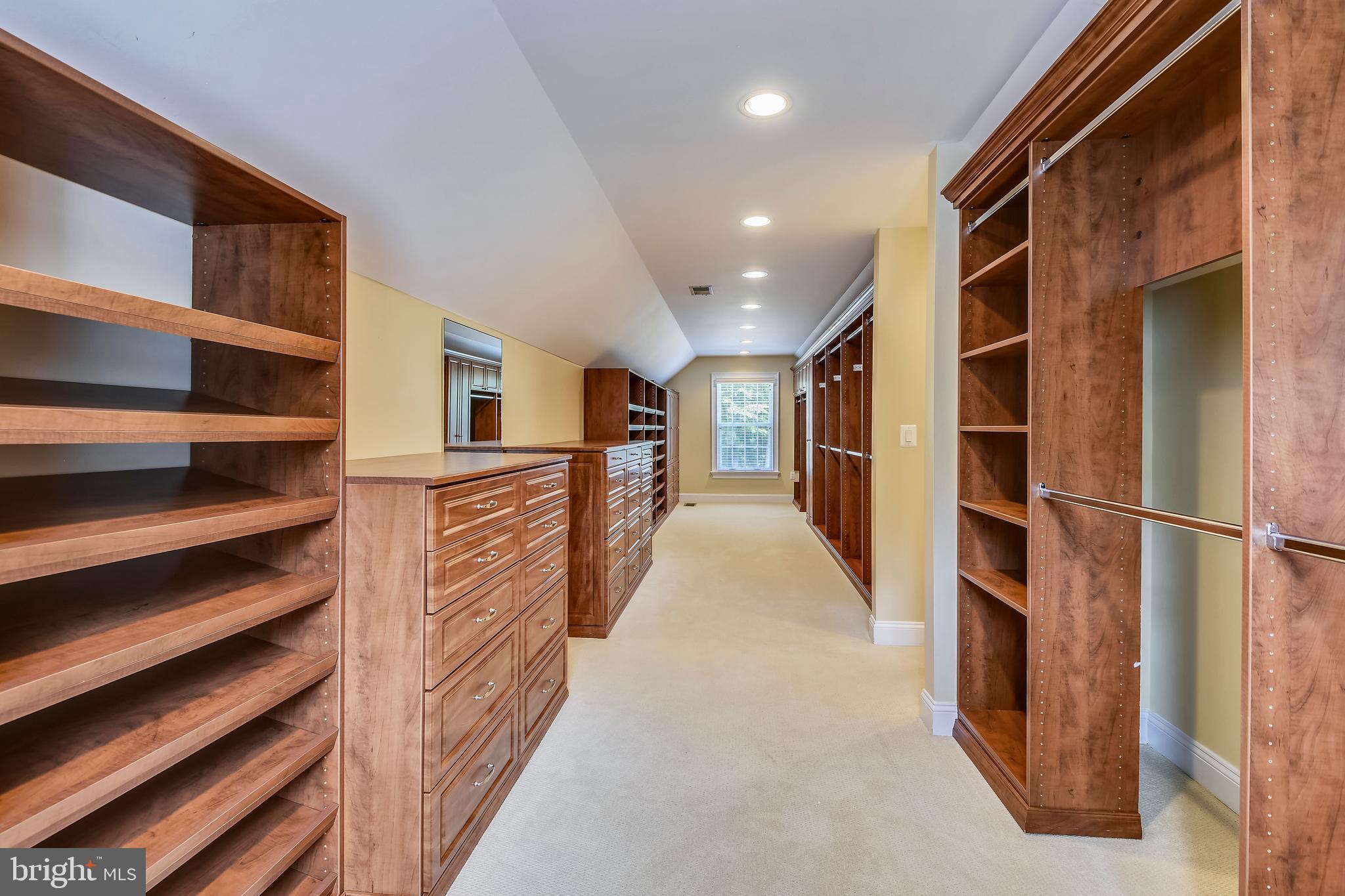 SOUTH RIVER COLONY - Residential