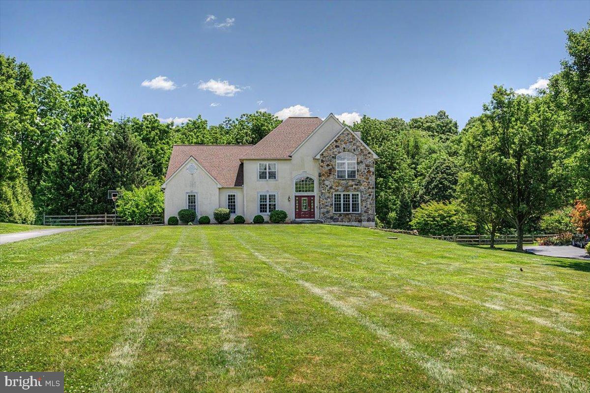 69 MEADOWCROFT LANE