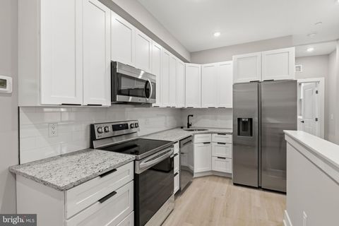 Condo For Rent - 856 N 19th Street #2<br/> PHILADELPHIA, PA 19130