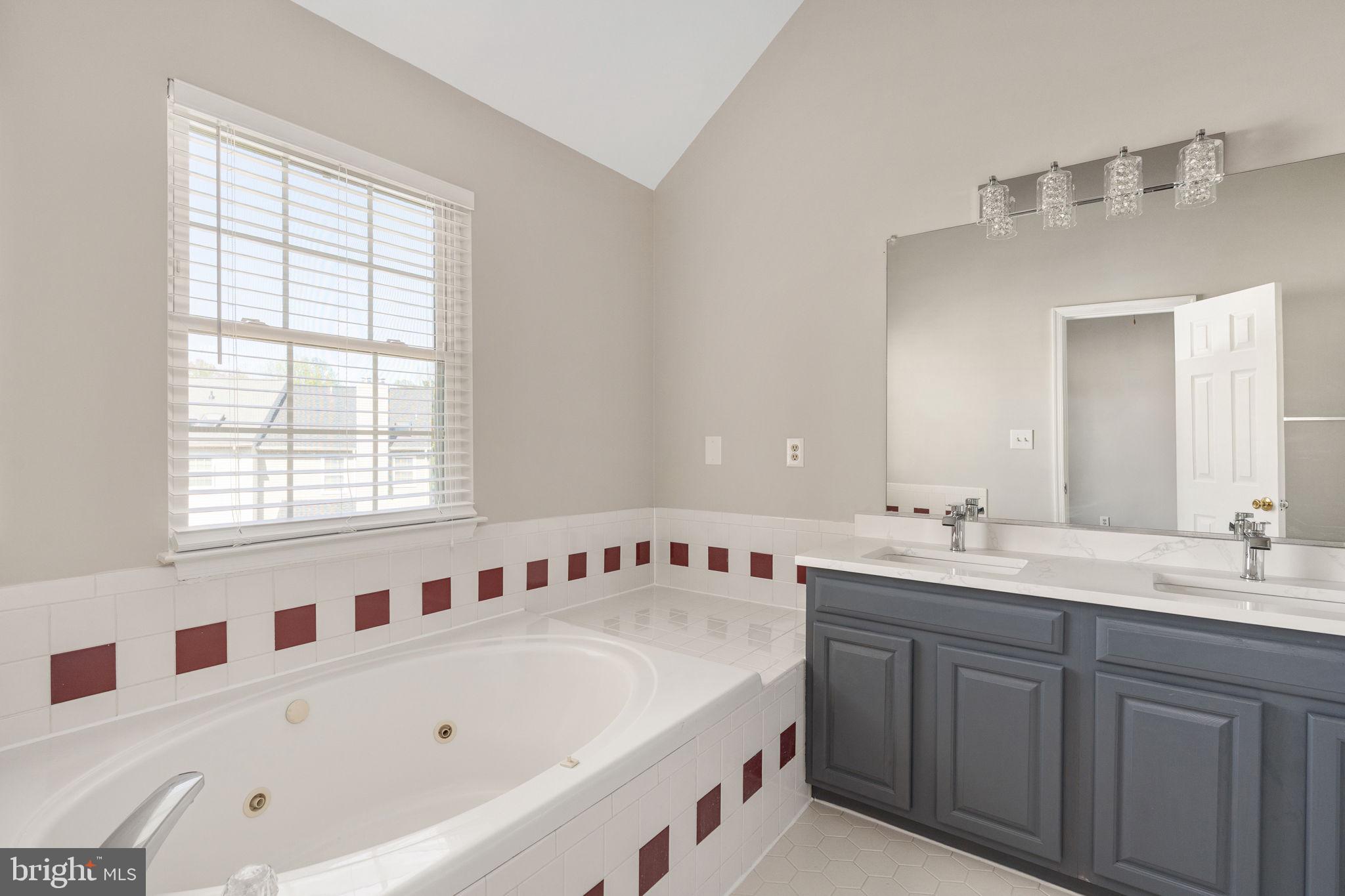 COURTS AT STAFFORD - Residential