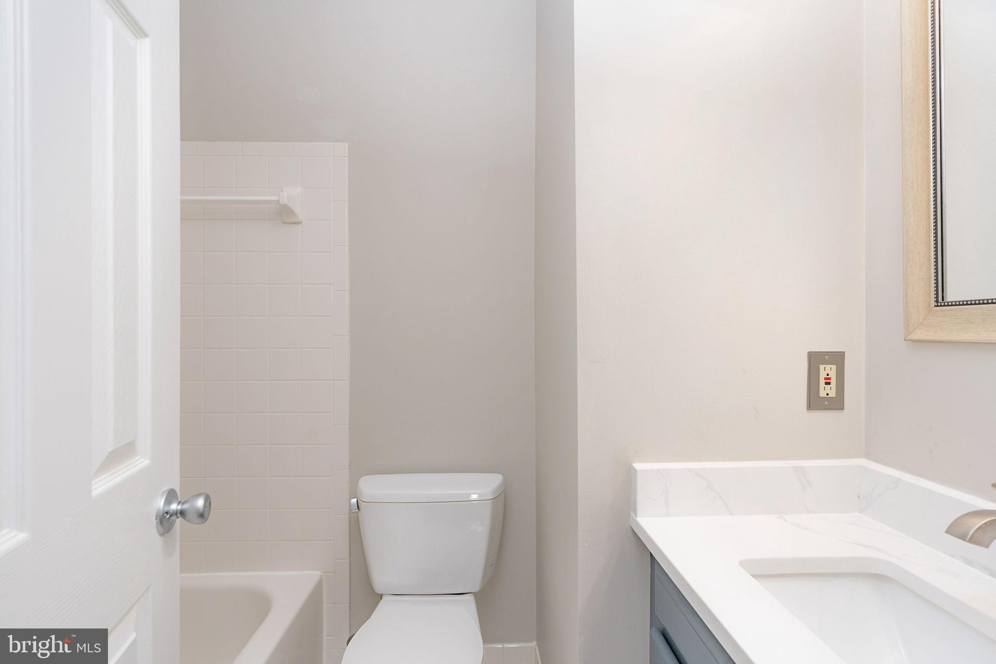 COURTS AT STAFFORD - Residential