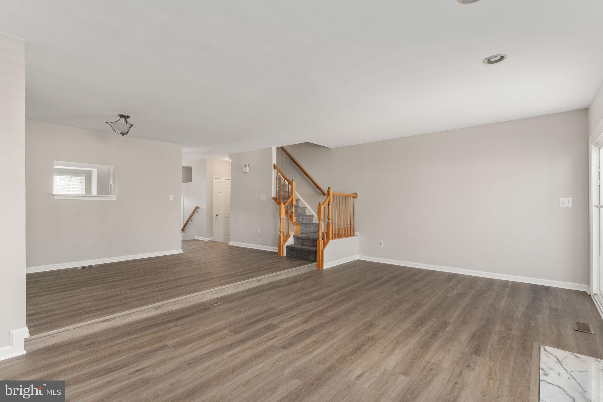 COURTS AT STAFFORD - Residential