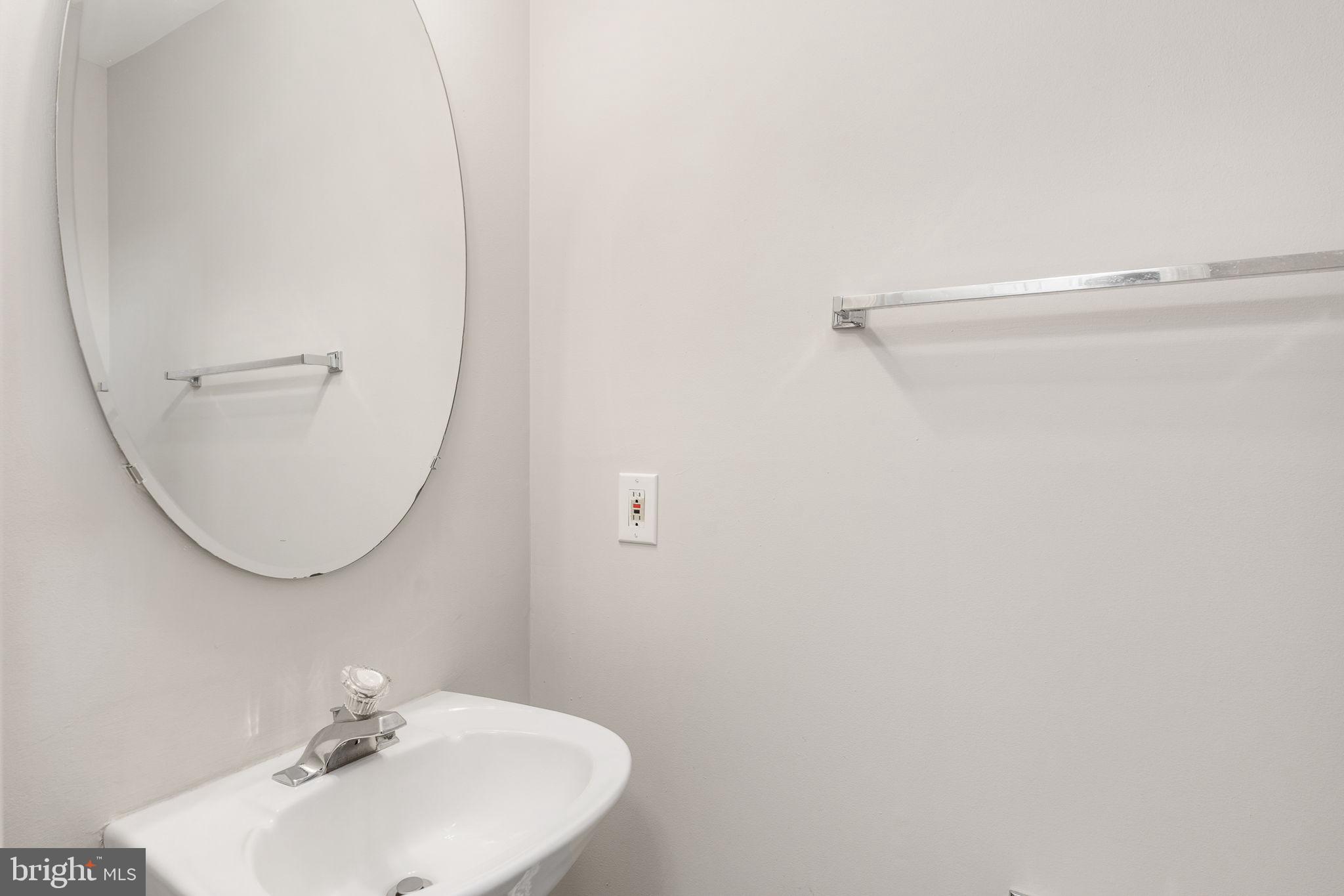 COURTS AT STAFFORD - Residential