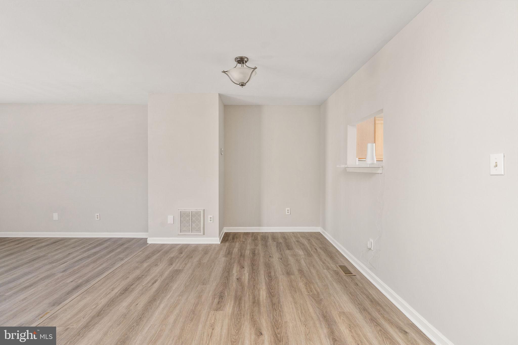 COURTS AT STAFFORD - Residential