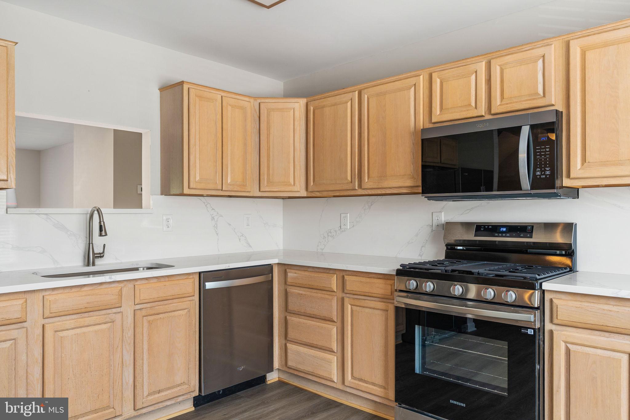 COURTS AT STAFFORD - Residential