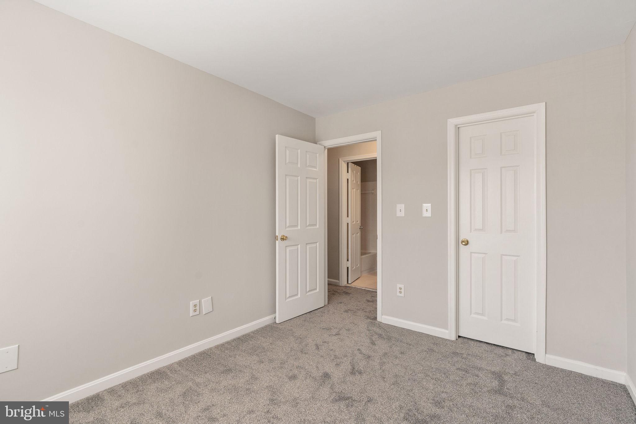 COURTS AT STAFFORD - Residential