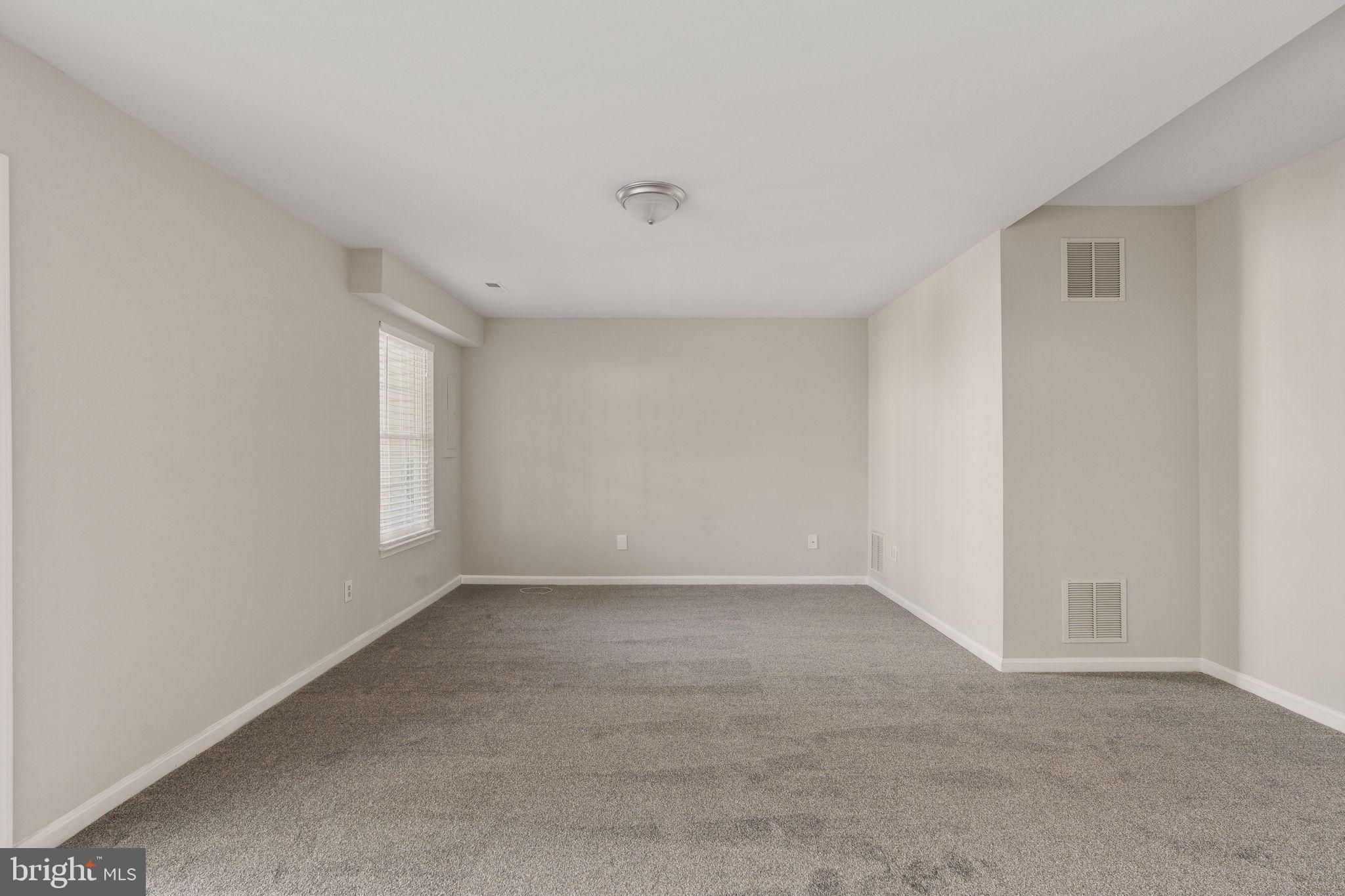 COURTS AT STAFFORD - Residential