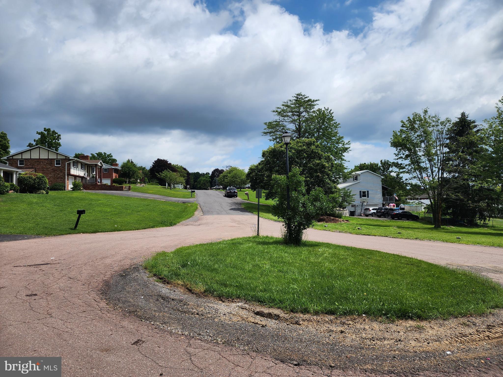 BRADDOCK ESTATES - Residential