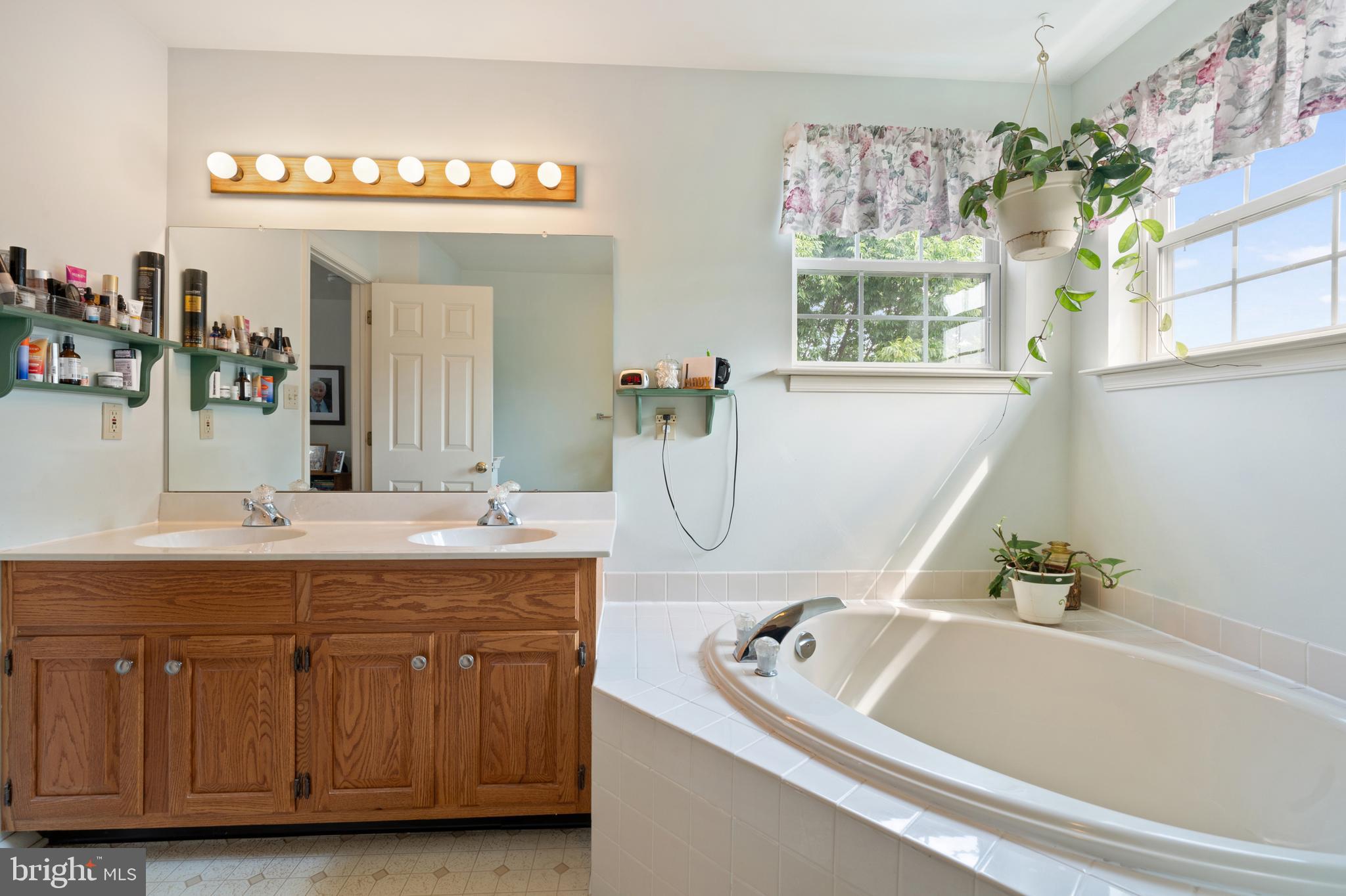 KINGSCOTE - Residential