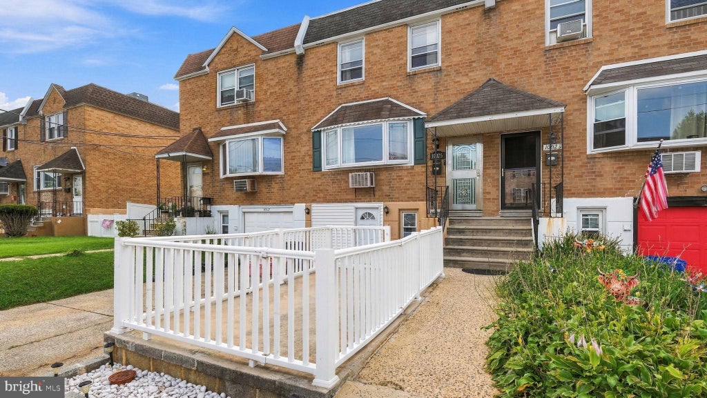 Photo of 10025 S Canterbury Road, PHILADELPHIA, PA 19114 (MLS # PAPH2663410)