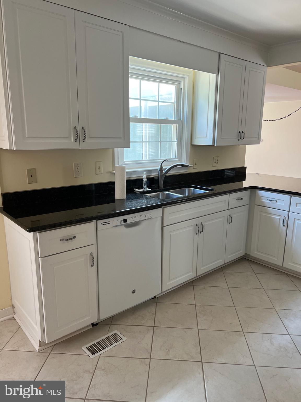 FOUNTAIN HEAD - Residential Lease