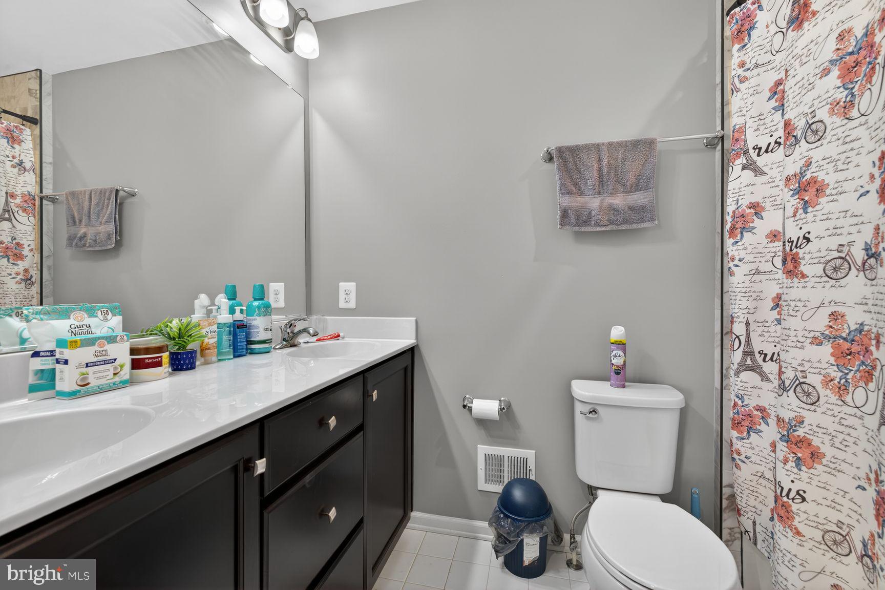 WEST FIELDS - Residential