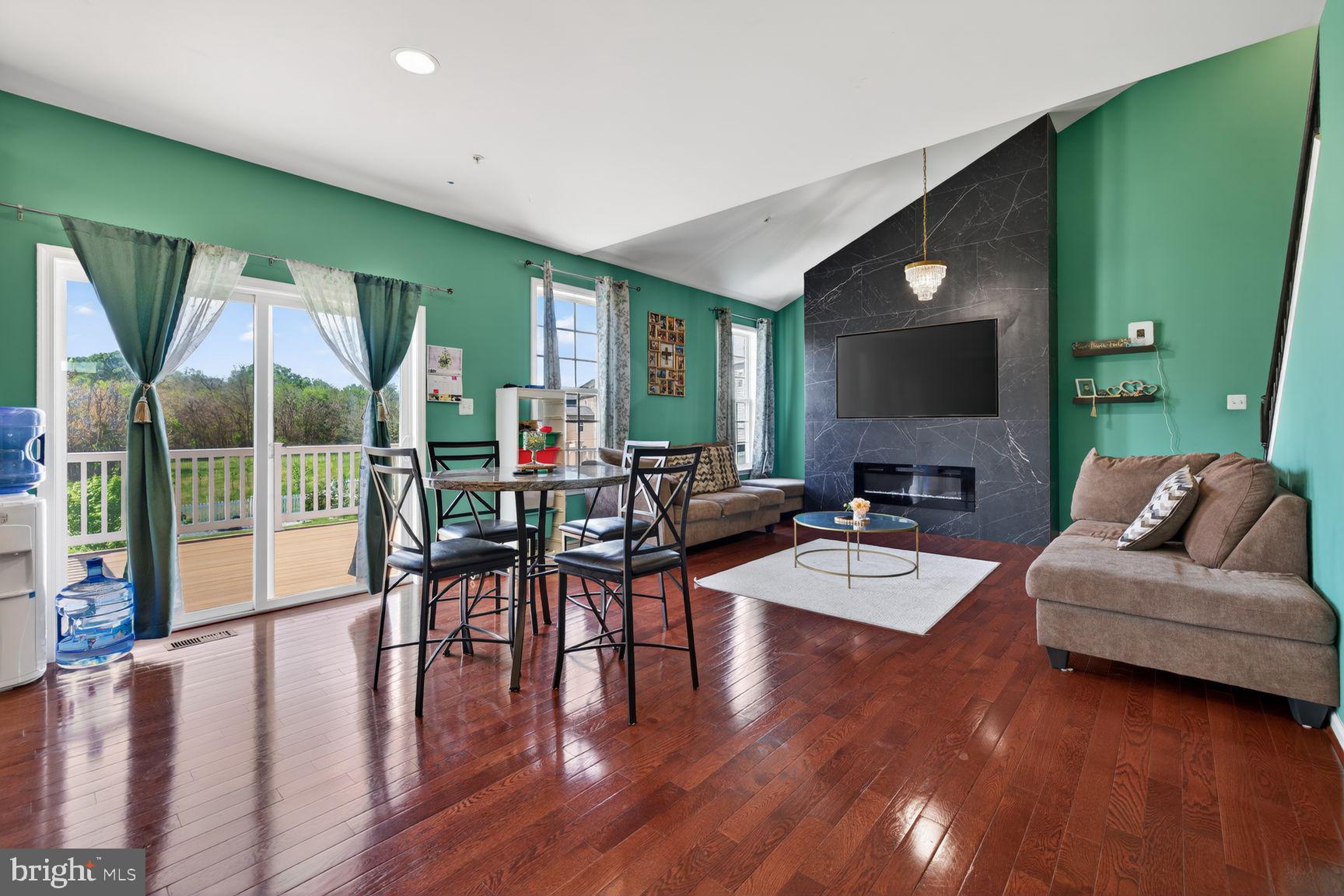 WEST FIELDS - Residential
