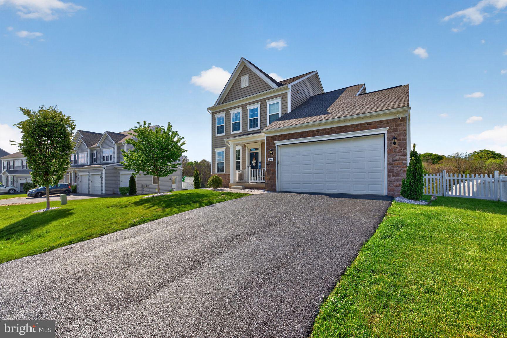 WEST FIELDS - Residential
