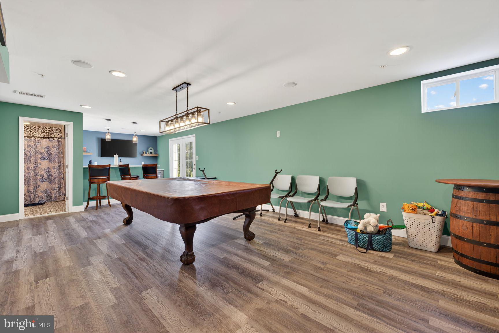 WEST FIELDS - Residential