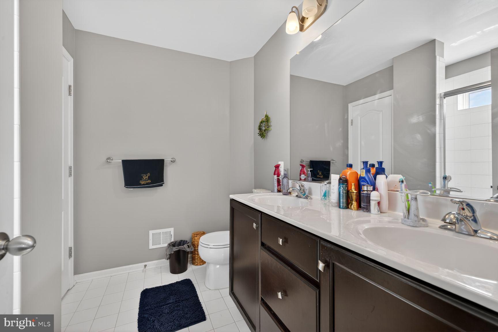 WEST FIELDS - Residential